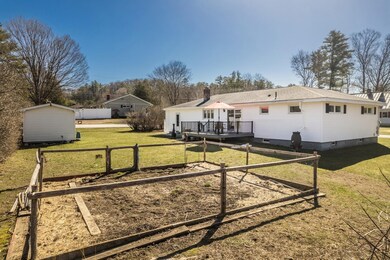 41 Maplewood Dr, Center Rutland, VT 05736 - photo 5