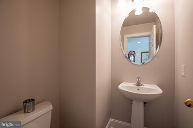 603 Marian Ct unit 24, Conshohocken, PA 19428 - photo 5