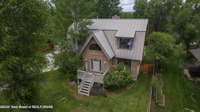 939 W Stuart St, Pinedale, WY 82941 - photo 2