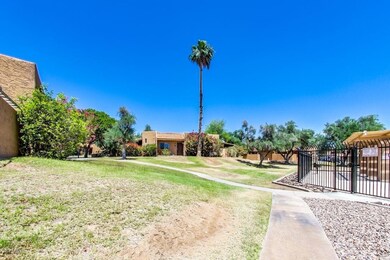 10215 N 7th Place unit B, Phoenix, AZ 85020 - photo 2