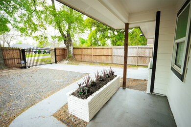 1111 Eubanks St, Houston, TX 77022 - photo 2