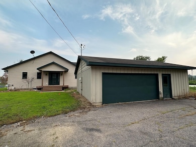 921 Lillian St, Waterville, MN 56096 - photo 2