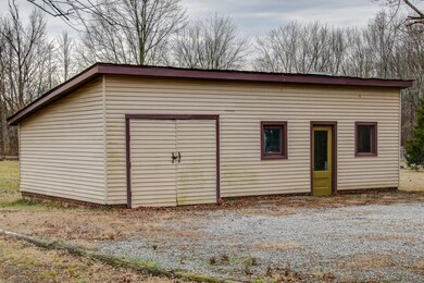 305 S Russell St, Portland, TN 37148 - photo 5