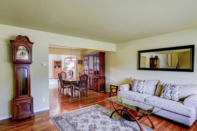 004_Living & Dining Room
