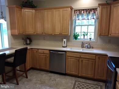 127 Leonard Ln, Harrisburg, PA 17111 - photo 5