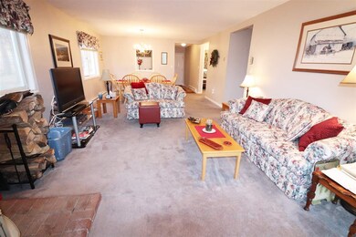 61 Manor Dr unit 1, Lincoln, NH 03251 - photo 7