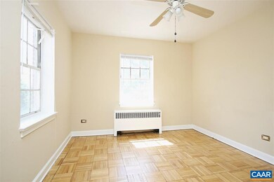 32 University Cir unit 201, Charlottesville, VA 22903 - photo 6