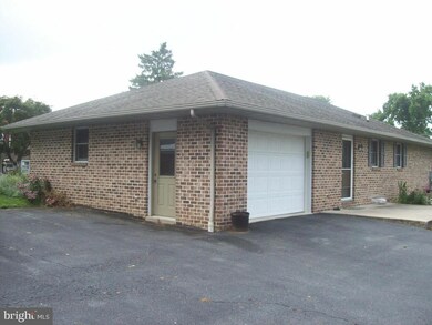 419 N 4th St, Columbia, PA 17512 - photo 2