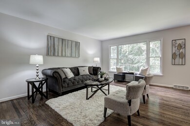 9516 Stevebrook Rd, Fairfax, VA 22032 - photo 6