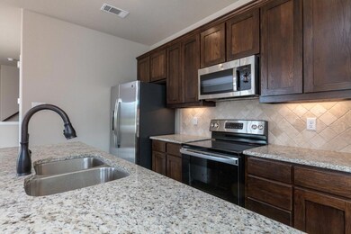 817 Jameson St, Weatherford, TX 76086 - photo 3