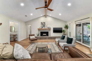 3809 Wimbleton Ct, Bedford, TX 76021 - photo 3