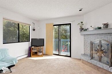 03-Living Room-ELKO6372
