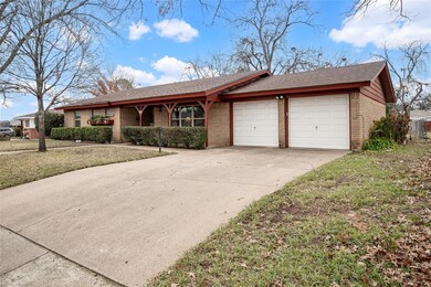 621 Cullum Ave, Hurst, TX 76053 - photo 2