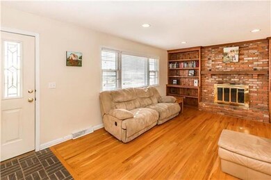 11216 W 71st St, Shawnee, KS 66203 - photo 3