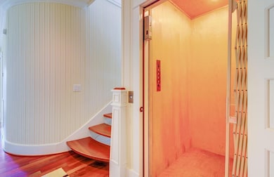 Elevator to all 3 floors