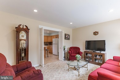 111 Maple Ln, Doylestown, PA 18901 - photo 3