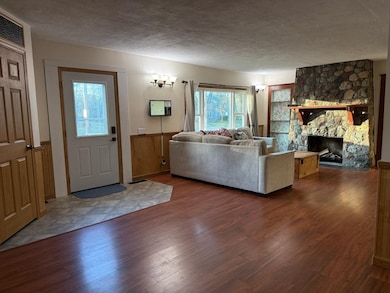 726 S Park Ave, Neenah, WI 54956 - photo 3