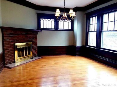 Dining Room 229 Starin, Buffalo, NY 14214