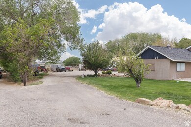 295 S State St, Ferron, UT 84523 - photo 6