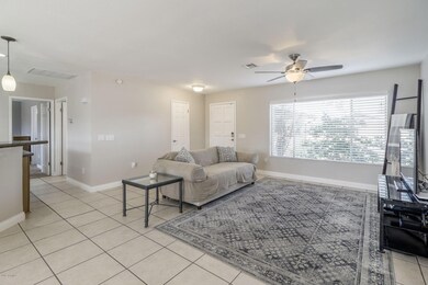 1069 W Fogal Way Living Rm