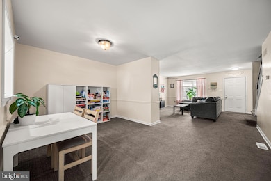 11 Linden Ct unit 11, Boyertown, PA 19512 - photo 6