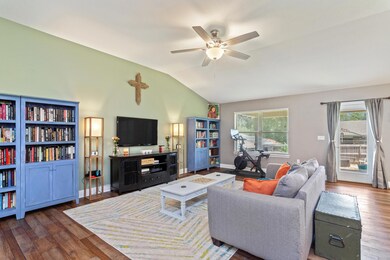5456 East Brook Dr-03