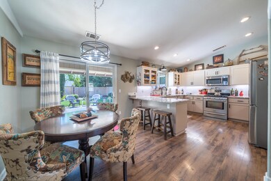 1942 Catherine Way-15