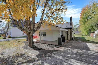 5522 S Greenfield St, Fountaintown, IN 46130 - photo 2