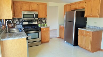 17960 Poplar Ln, Country Club Hills, IL 60478 - photo 6