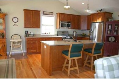 859 East St, Ludlow, MA 01056 - photo 4