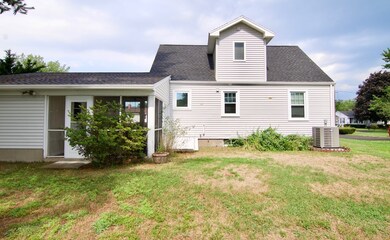 67 Taft St, Feeding Hills, MA 01030 - photo 3