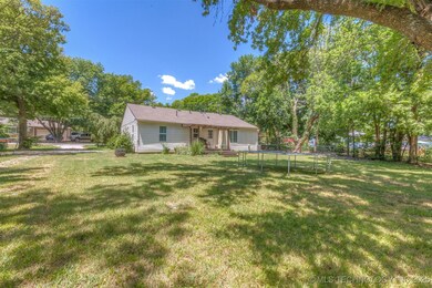 1011 N 4th St, Broken Arrow, OK 74012 - photo 3