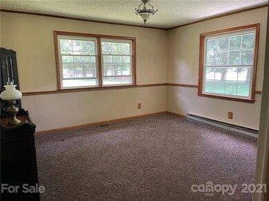 112 E Debbie Ln, Statesville, NC 28625 - photo 5