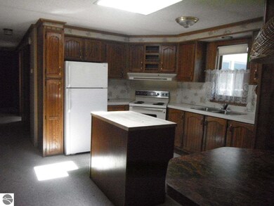 5813 Prescott Dr, Tawas City, MI 48763 - photo 6