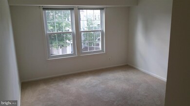 12956 Grays Pointe Rd unit C, Fairfax, VA 22033 - photo 3