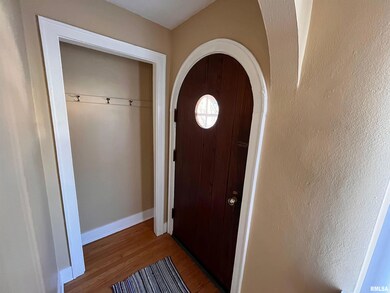 1123 E 10th St, Davenport, IA 52803 - photo 3