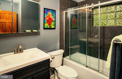 6816 Barnett Rd, Baltimore, MD 21239 - photo 6