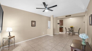 14145 92nd 1123 - 04Greatroom