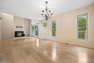 8 Currier Ct unit 8, Cheshire, CT 06410 - photo 4