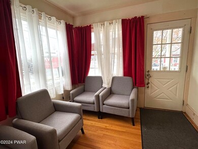 114 8th St unit Front, Milford, PA 18337 - photo 5