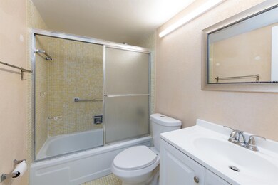 221 Windsor J unit 221, West Palm Beach, FL 33417 - photo 7