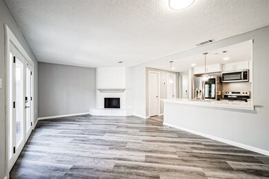 3930 Laura Leigh Dr, Friendswood, TX 77546 - photo 4