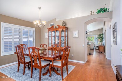 7-web-or-mls-4717 E Ashurst Dr (07)