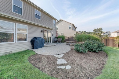 Full privacy fence just painted in 2016.