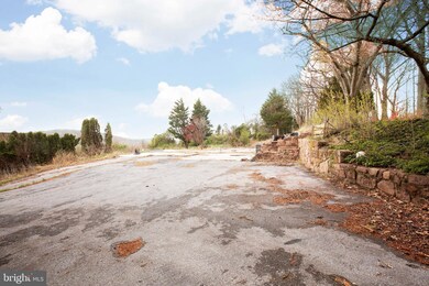 5049 Kachel Rd, Mohnton, PA 19540 - photo 3