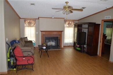 Living Room 1/2