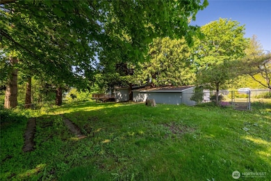 Extra lot with view from the street.