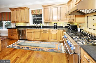 4613 Harling Ln, Bethesda, MD 20814 - photo 7