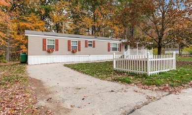 38 Rosemary St, Salem, NH 03079 - photo 2