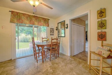 Eat-in Kitchen